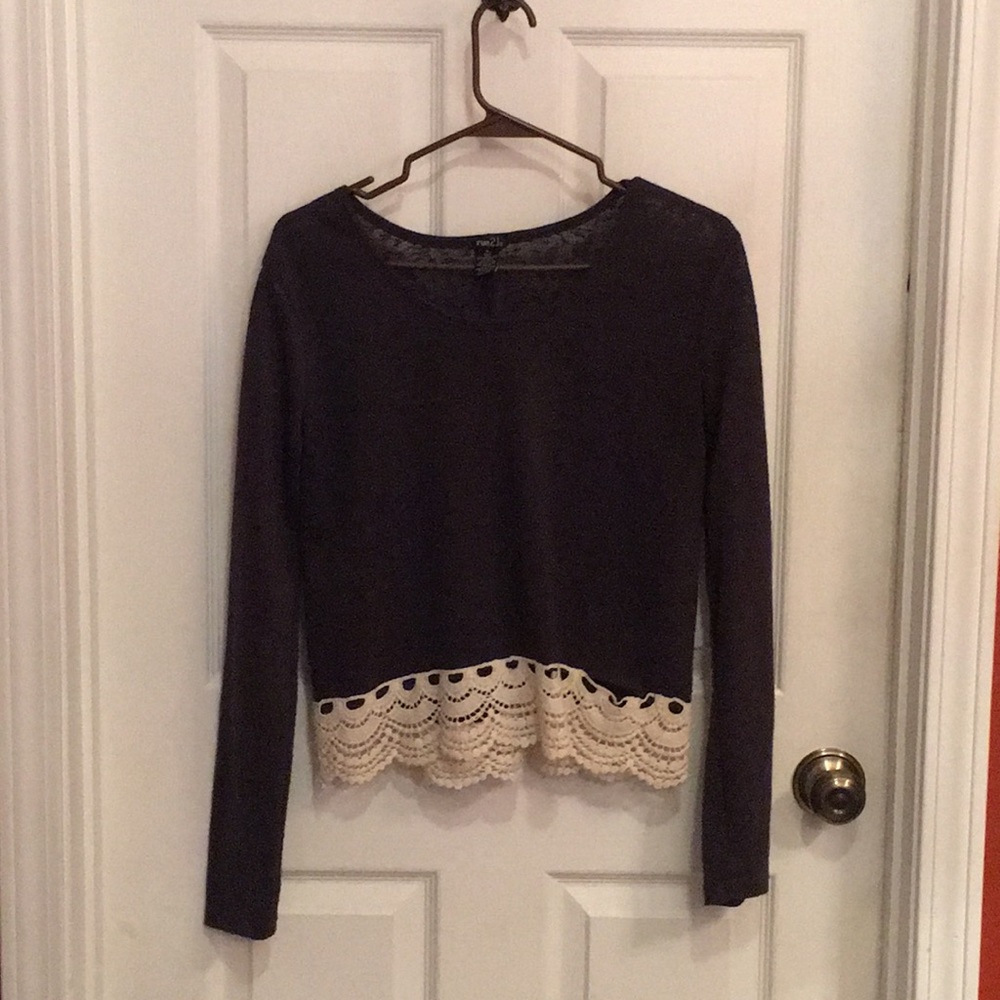 Gray crop top with lace on the ends